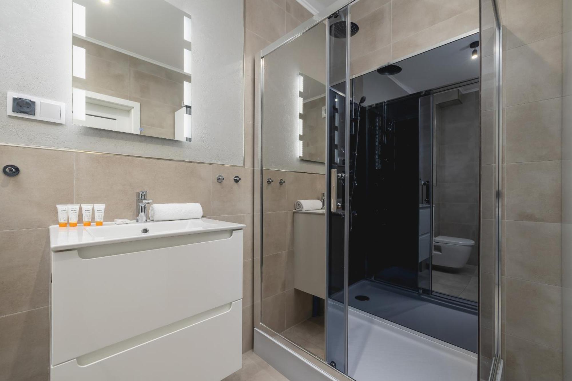 קרקוב Dabska Studio With Terrace & Parking By Noclegi Renters מראה חיצוני תמונה